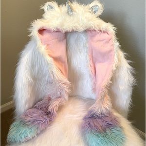 Unicorn head pocket scarf